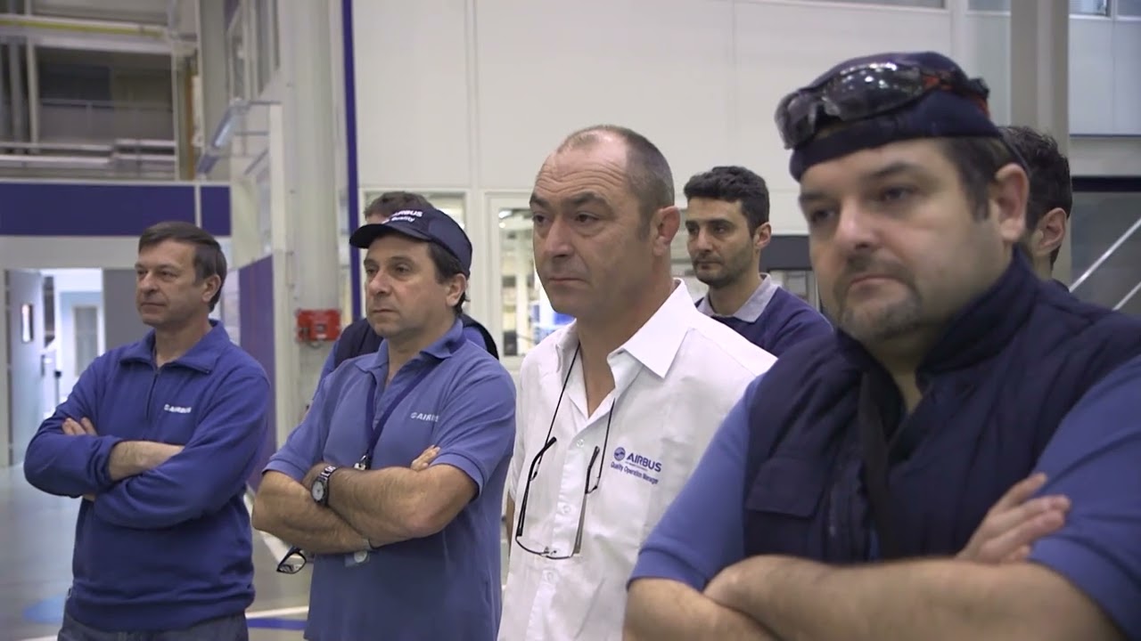 Il gère tout un atelier chez Airbus