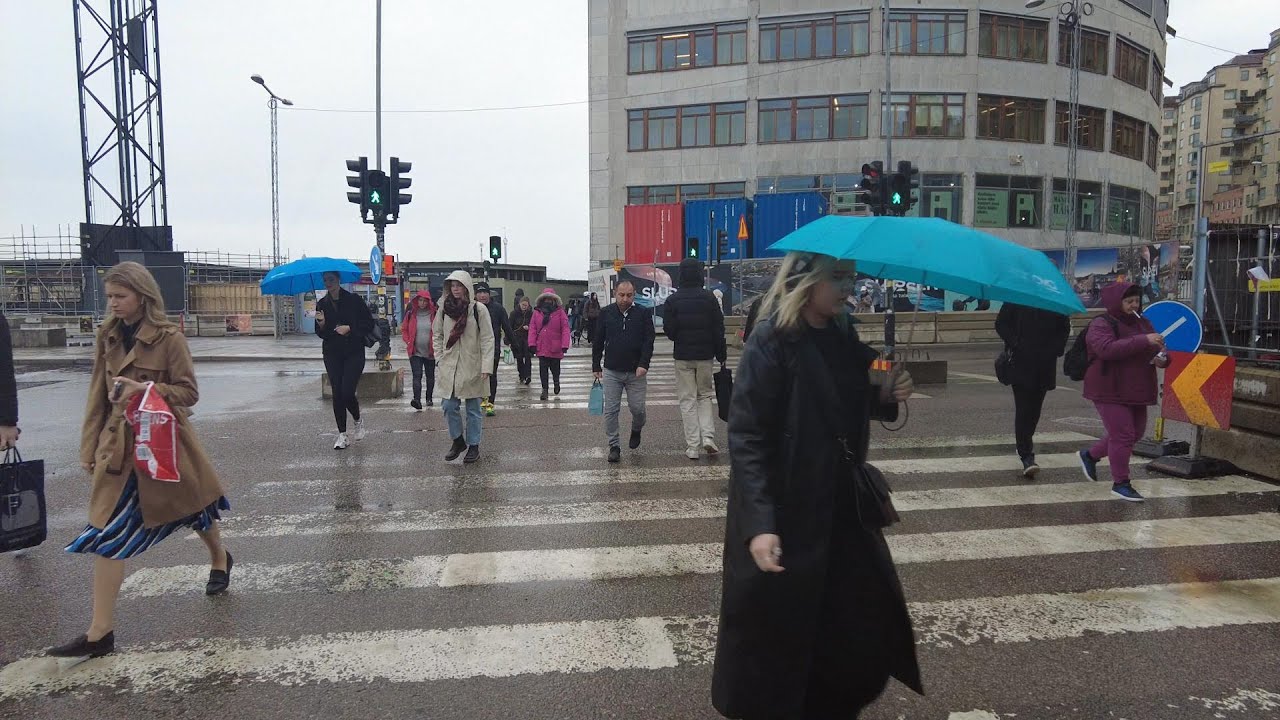 Rainy Day Walk in Södermalm: From Slussen to Monteliusvägen, Stockholm (658)