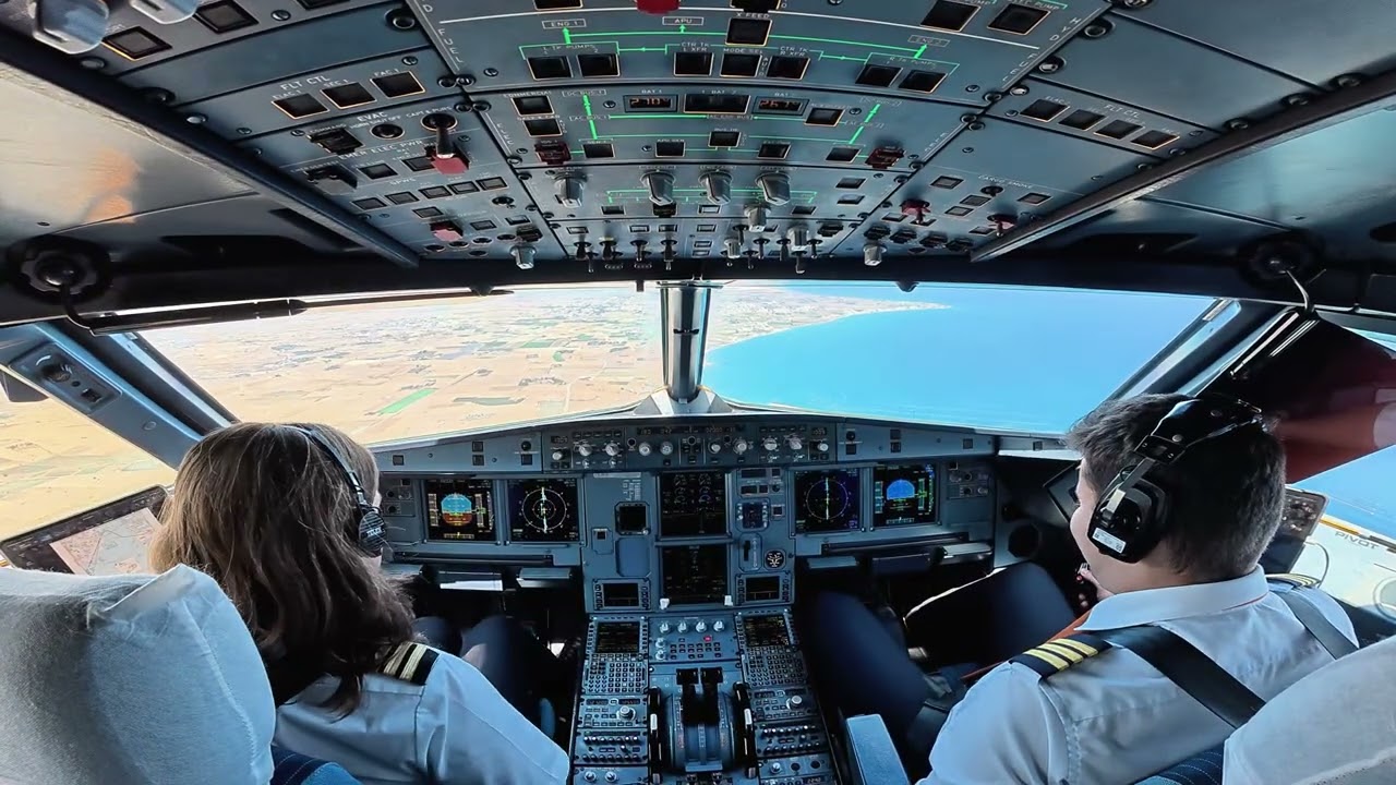 Cyprus Winds: Mastering Challenging Airport Landings | Airbus A320 Cockpit