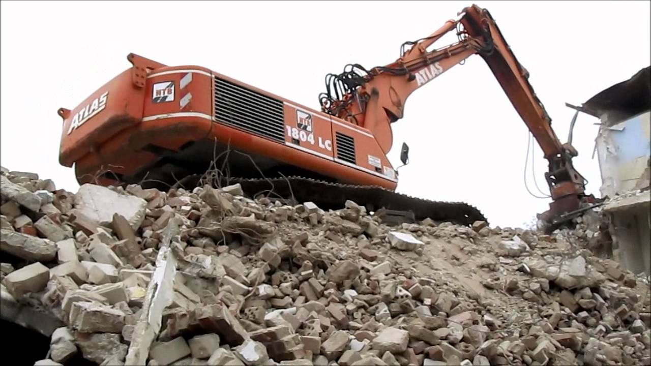 Bagger / Excavator ATLAS 1804LC bei Abbrucharbeiten, Teil 1