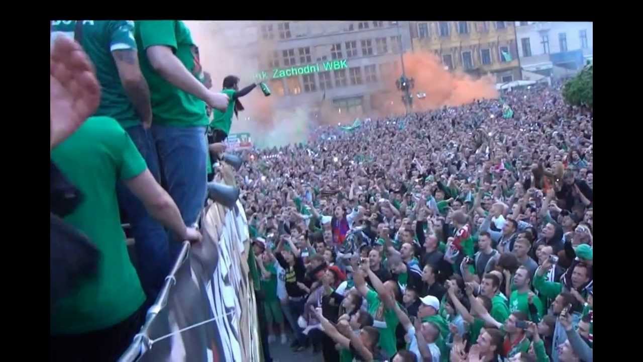 WKS ŚLĄSK WROCŁAW MISTRZEM POLSKI - przejazd zawodników i feta na wrocławskim Rynku