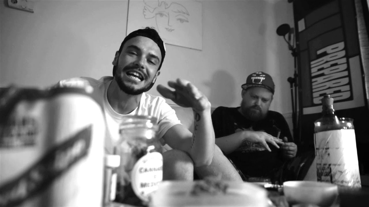 HANDSY - WAKE AND BAKE FT ESYOUBE (PRODUCED BY D-ROCK)