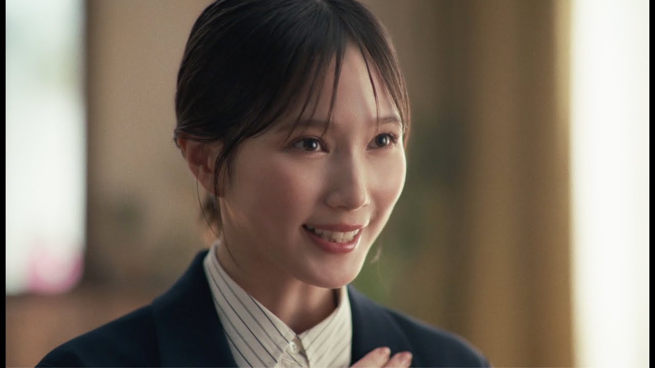 本田翼、スーツ姿の“アドバイザー”に　的確な提案で田中哲司を圧倒　ハウスメイト新CM＋メーキング