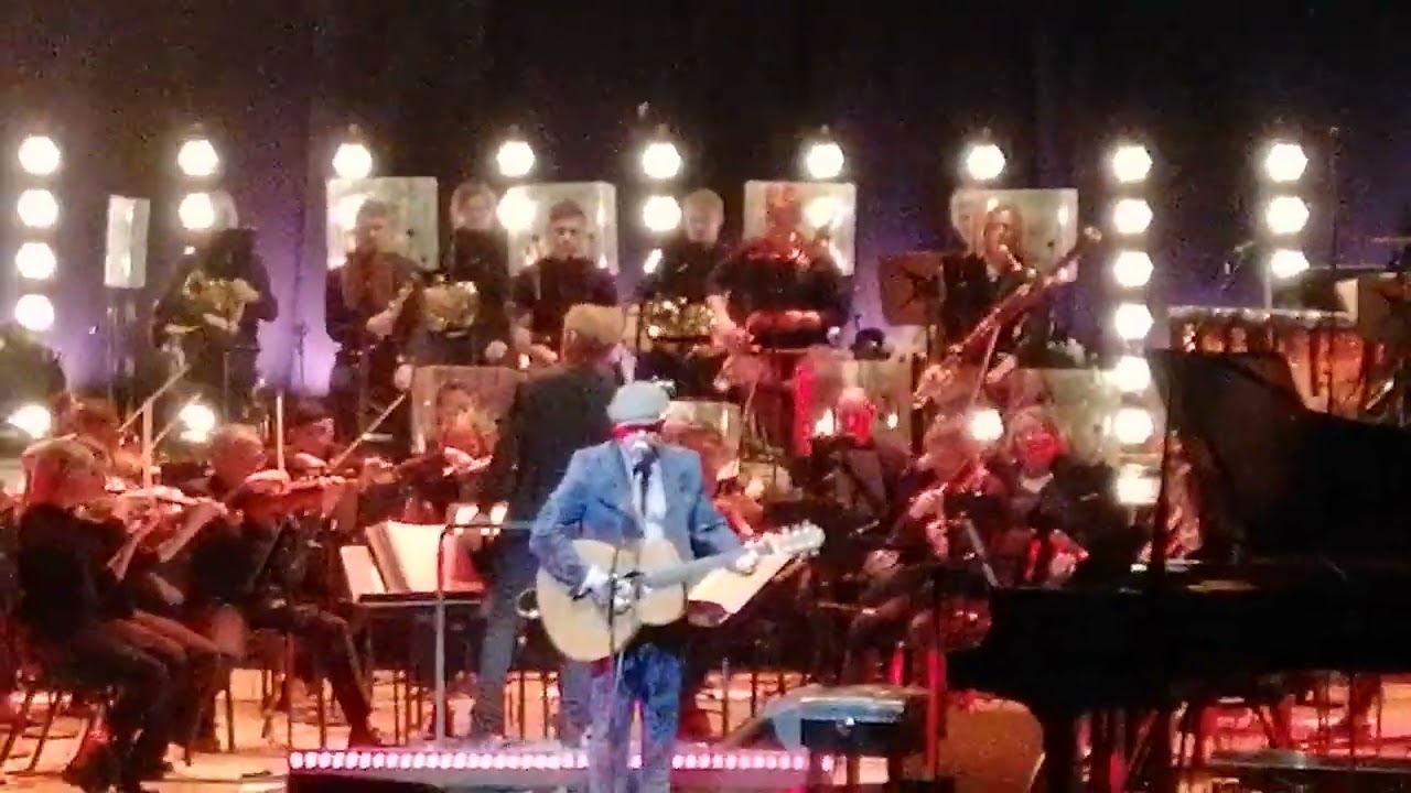 FOY VANCE & the Ulster Orchestra  @ The Waterfront Hall Belfast