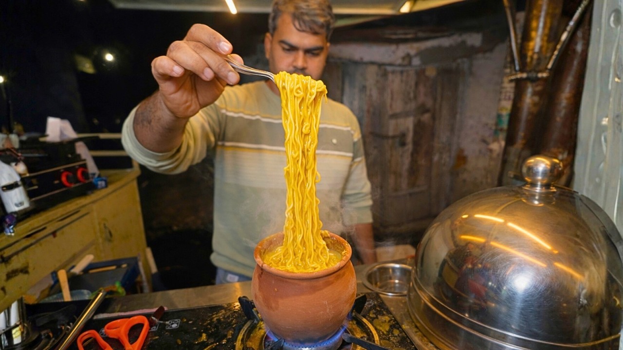 Inside India&rsquo;s Street Cart Cooking Pot Noodles & Pizza | Crazy Street Food Process