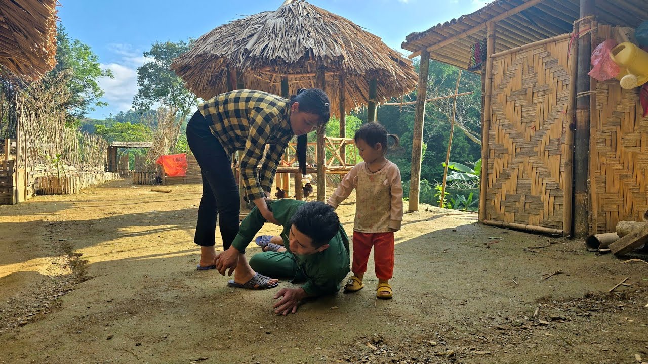Love Thwarted: Girl Buys Medicine for Boy After Accident