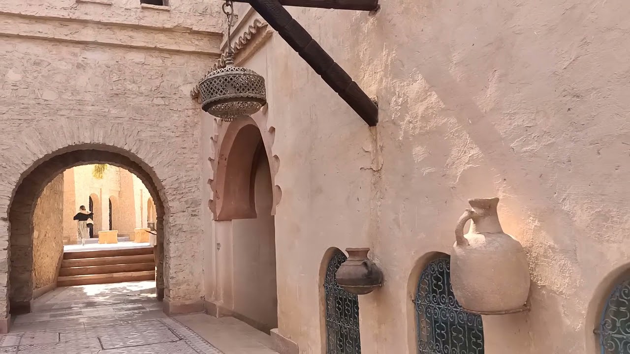 أكادير أوفلا لم تختفي.. فنان إيطالي أحيا ملامحها بكل دقة كأنها لم تتهدم