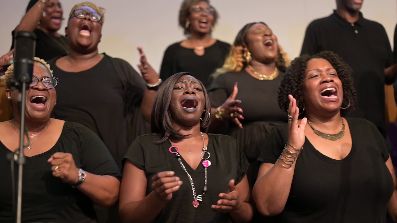 David Walker and Higher Praise singing 