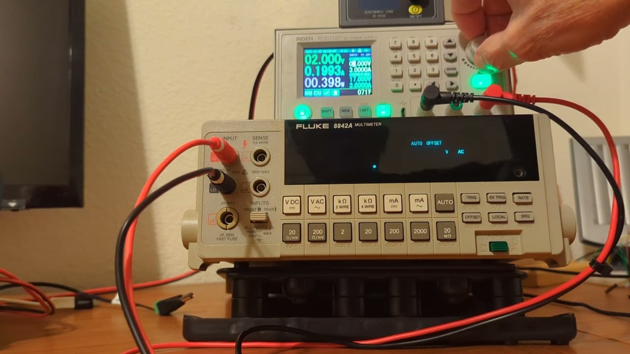 Riden RD6012P ripple voltage (AC RMS) measured with a Fluke multimeter