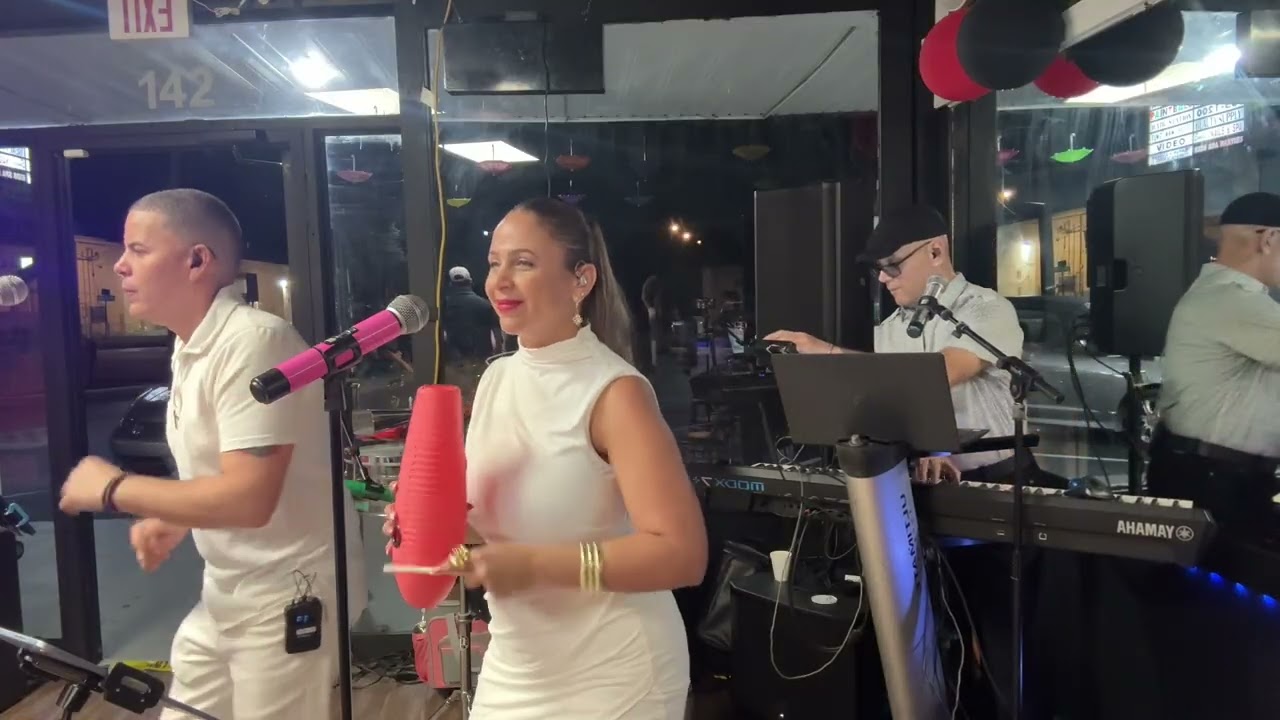Baile de fin de año en La Creación Bakery
