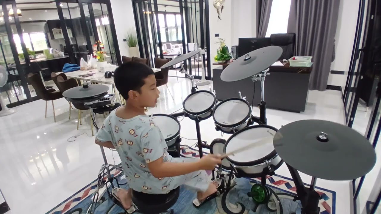 ตีกลองชุด