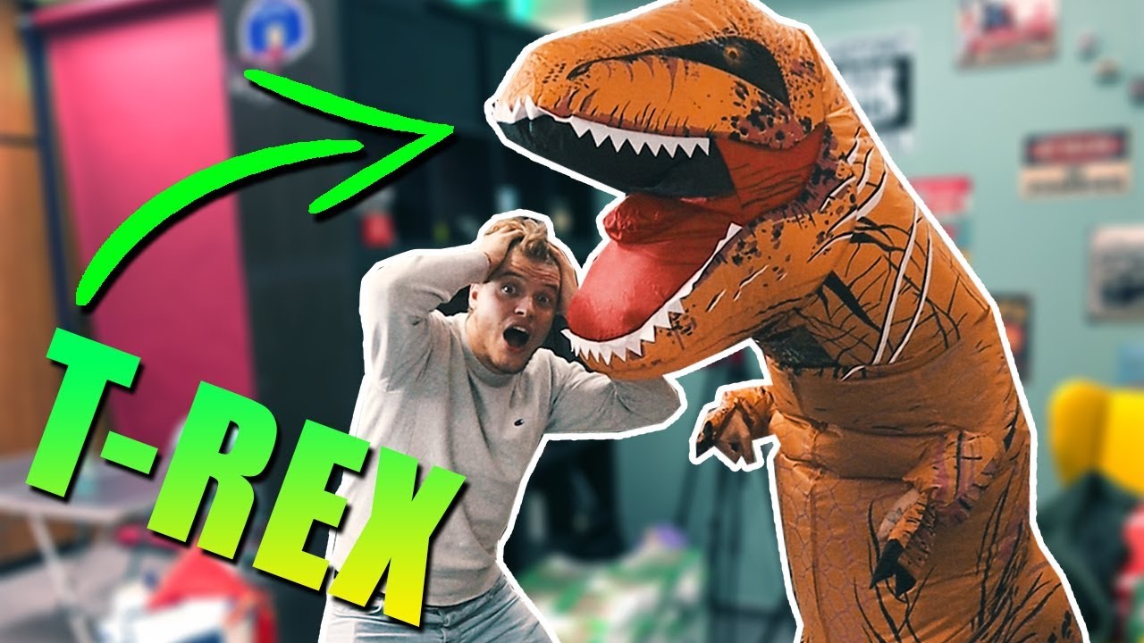 NAPADOL ma NAFUKOVACÍ T-REX! Čudné veci z WISH-u