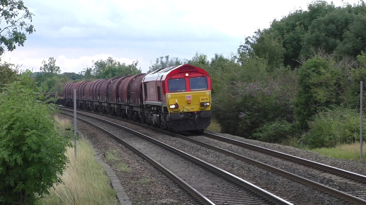 (HD) A busy day at Tamworth railway Station - 21/8/14