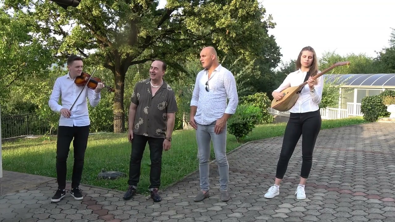 Taše i Ezgeta - Život je jedan (official video Music)