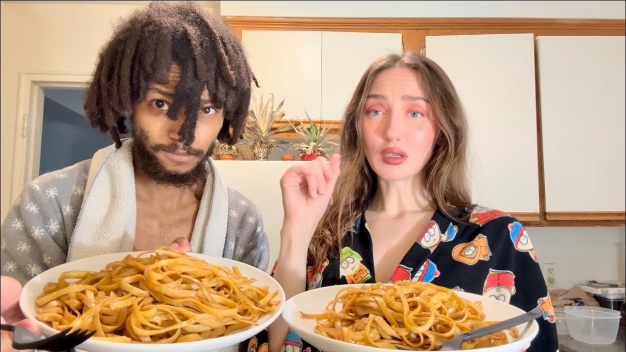 FAMILY VLOG! Dog Walk, Dog Food, Eating Soy-Garlic Noodles, Funyuns, Honey Bun, MORE! 