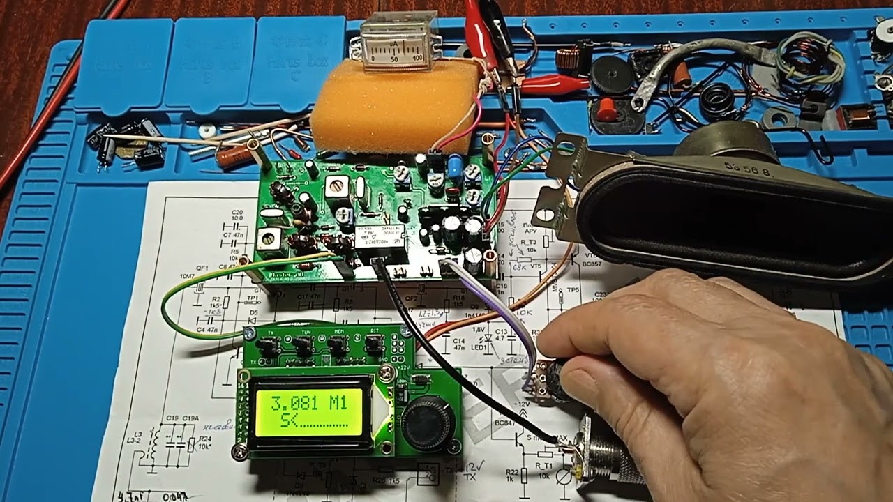 Радиоприёмник для шармолёта: АМ  RX 0,1-3,5MHz 