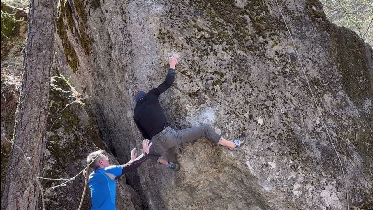 7C «Mal en tendu, nul en arquée» secteur Philémon à #ailefroide #boulder #bouldering #madboulder