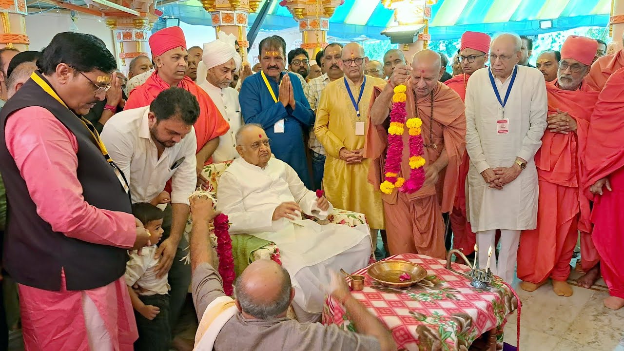 હનુમાનજી અભિષેક પૂજન આરતી પ.પૂ મોટા મહારાજશ્રી અસારવા ગુરુકુળ વીર હનુમાનજી 11/10/2025 #Kalupur 
