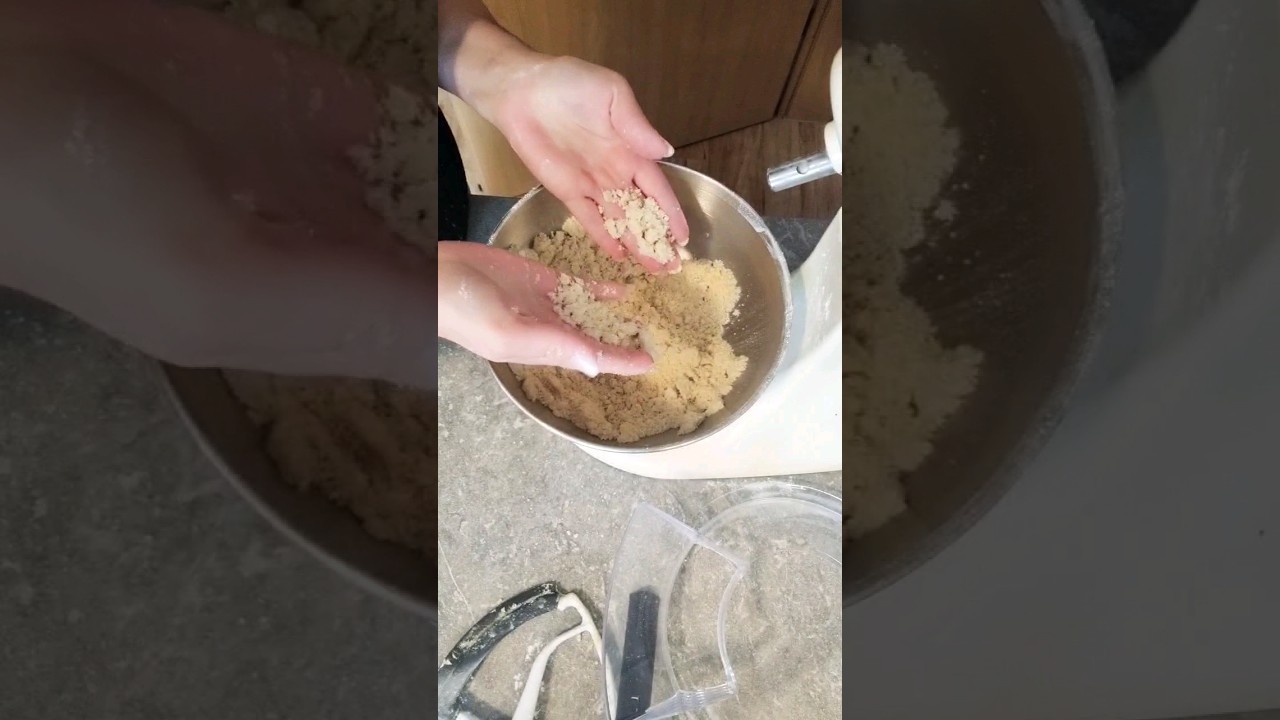 Kuchenstreusel so fein #backen #baked  #bakewithme #cakebake #butter #streusel #streuselkuchen