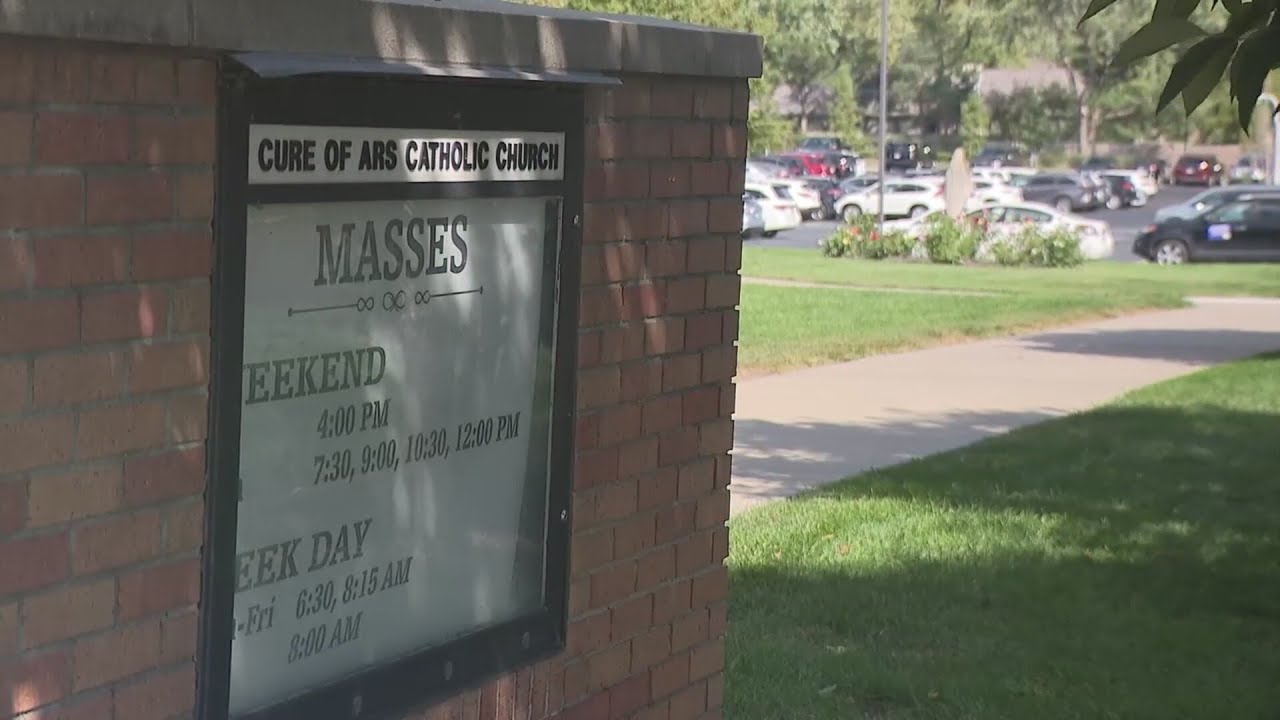 Cars stolen outside two Leawood church parking lots