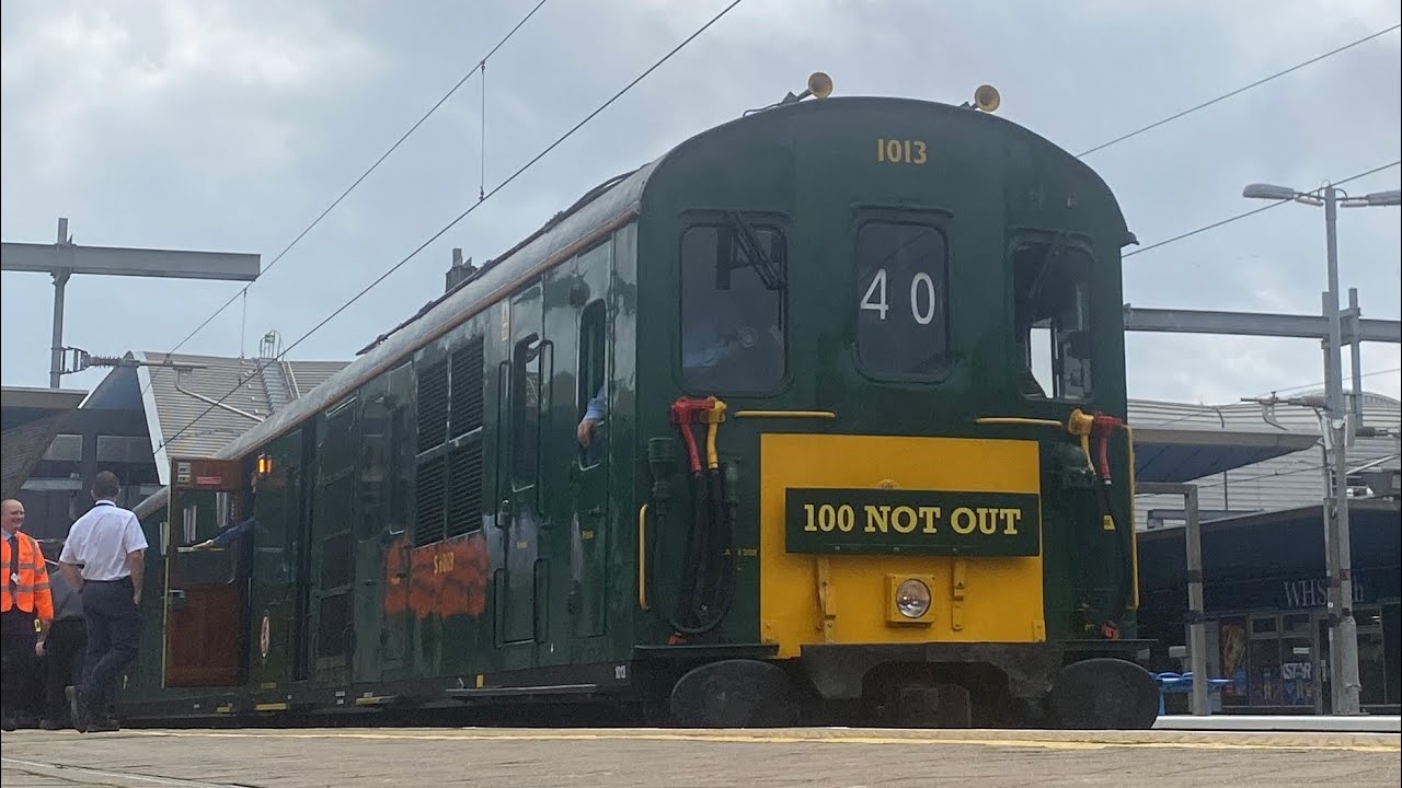 1013 Thumper Arrives&Departs Reading on HDL 100 Not Out railtour