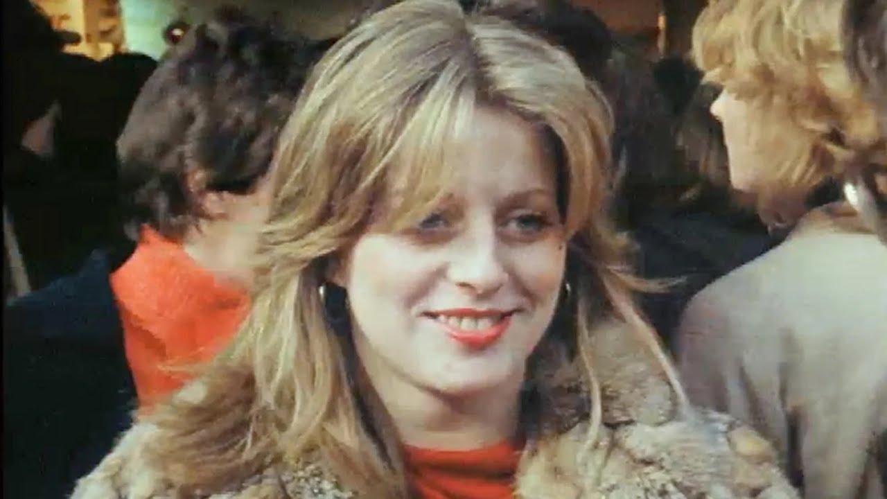 Post-Christmas Sales, Dublin City, Ireland 1980
