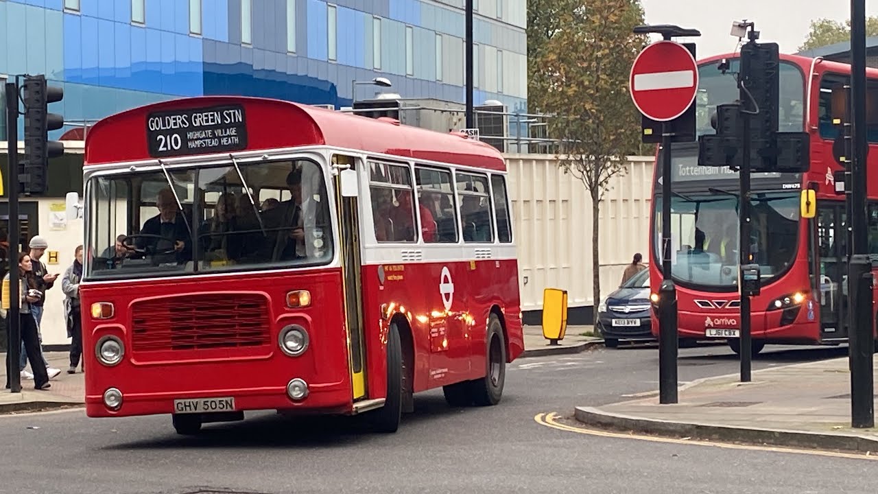 2 buses are old 210 & TFL 41 of Gemini 2