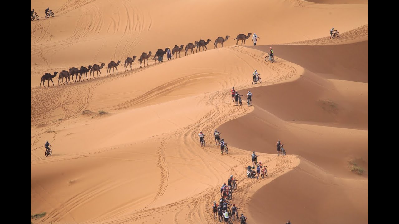 Diario de la Titan Desert Etapa 5. Mantec&oacute;n domina en las dunas, la bici retro de Pelut, e-bikes...