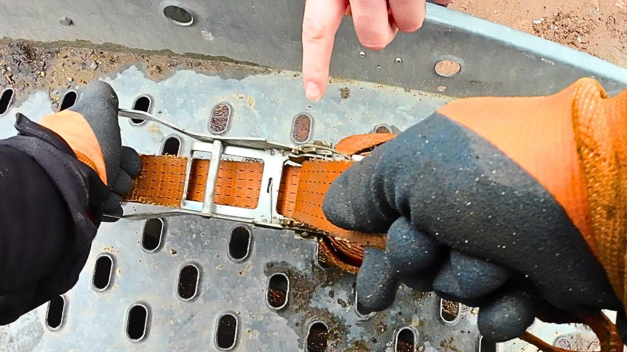 Как пользоваться стяжным ремнём, для крепления груза? Ключ-Трещетка.