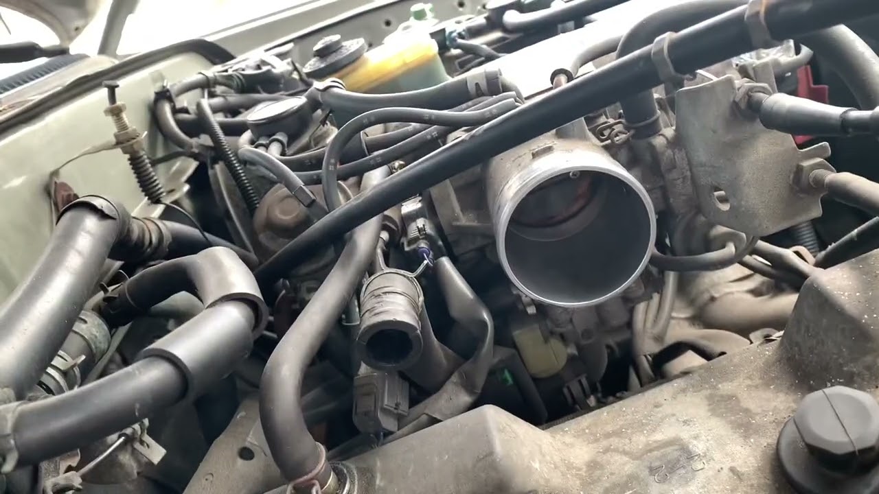 Clean Throttle Body On A Toyota 4Runner/Tacoma 2.7L (96-02)