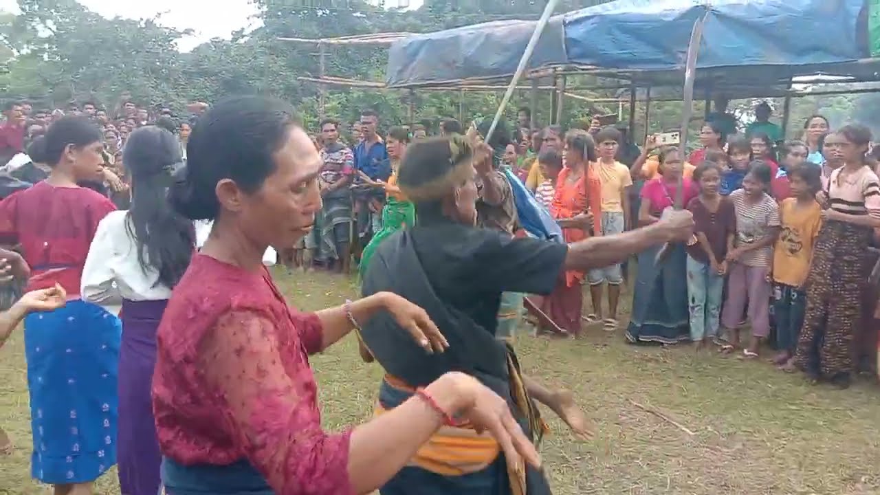 budaya sumba _acara duka
