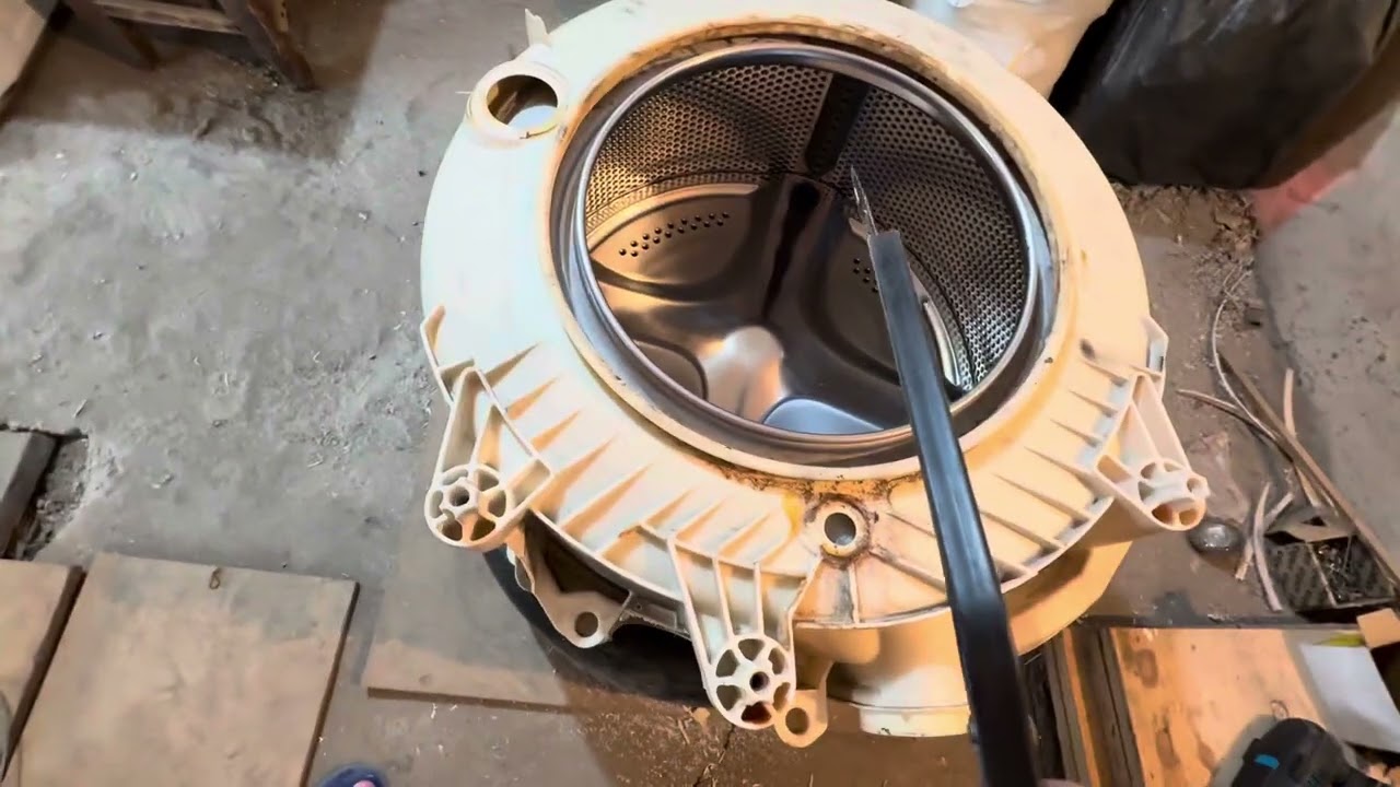 Как распилить паяный бак стиральных машин фирм Ardo, Electrolux, Zanussi - с камерой из смещением) 