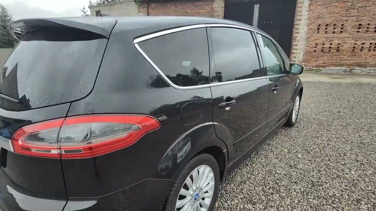 Ford S-Max, trzeba było jechać trzy razy, aby znaleźć coś wartego zakupu.