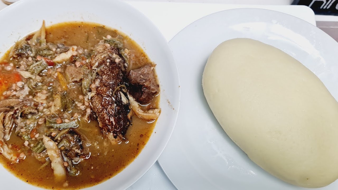 sauce gouagouassou accompagné de foutou d'igname