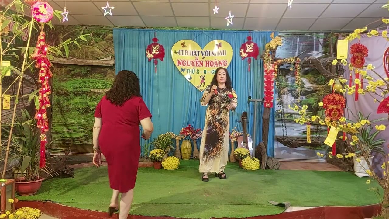 NGOC LIEU CK .MUA XUAN TREN THANG PHO HO CHI MINH 