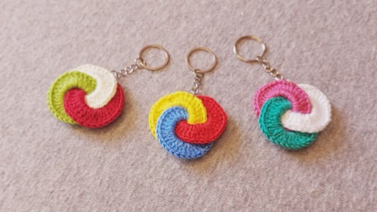 سريعة وسهلة/سلسلة مفاتيح كروشيه دائرية ثلاثية/Triple circle crochet keychain