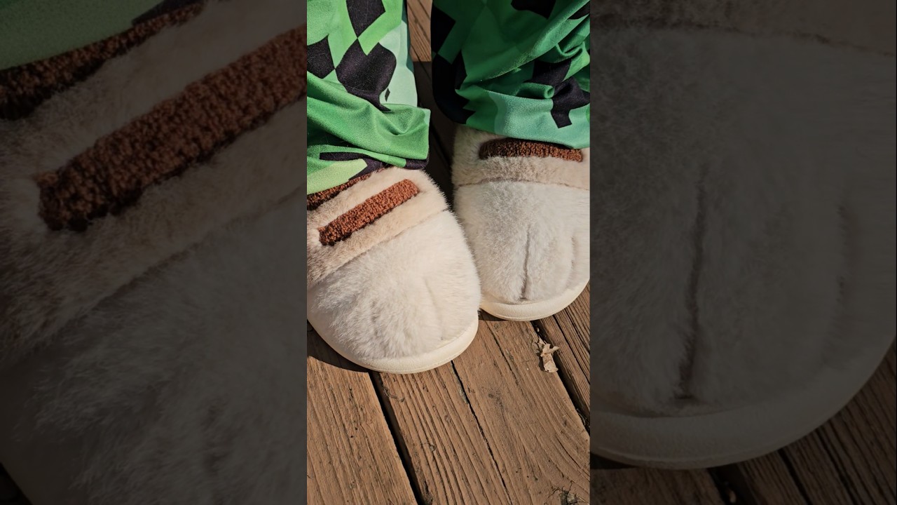 kitty paws!! :3