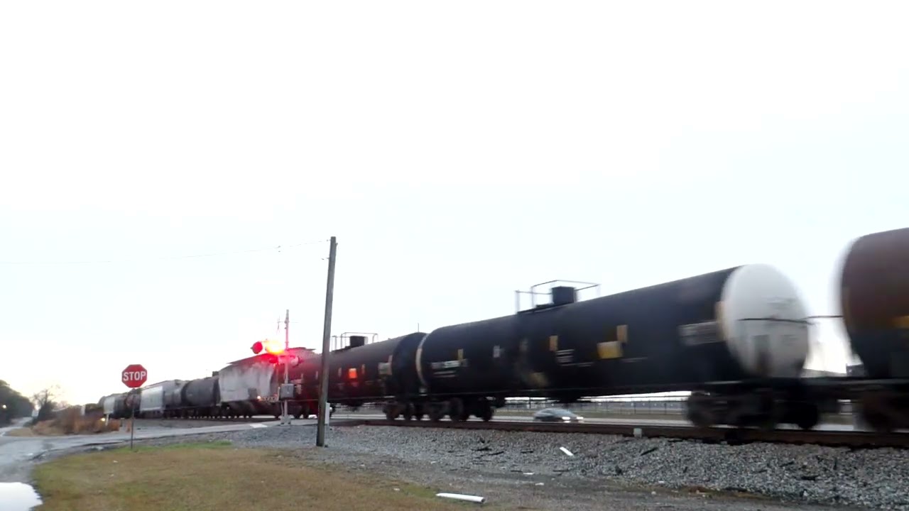 NS 4489 Leads NS 323 Through Warner Robins, GA 2-21-26