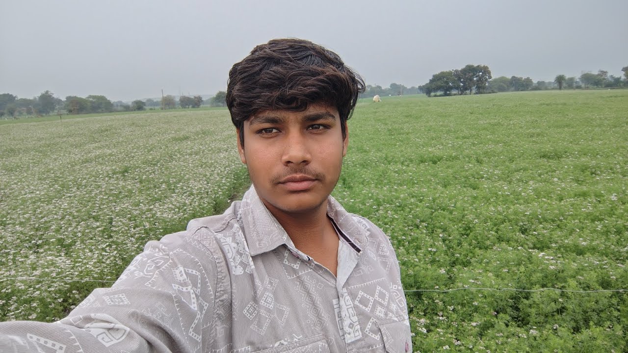 Khet per Gaya dhaniya dekhne 👈
