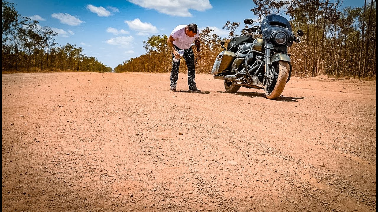 Riding a stock HARLEY DAVIDSON to the tip of Australia - ROAD KING SPECIAL Part 4 of 5