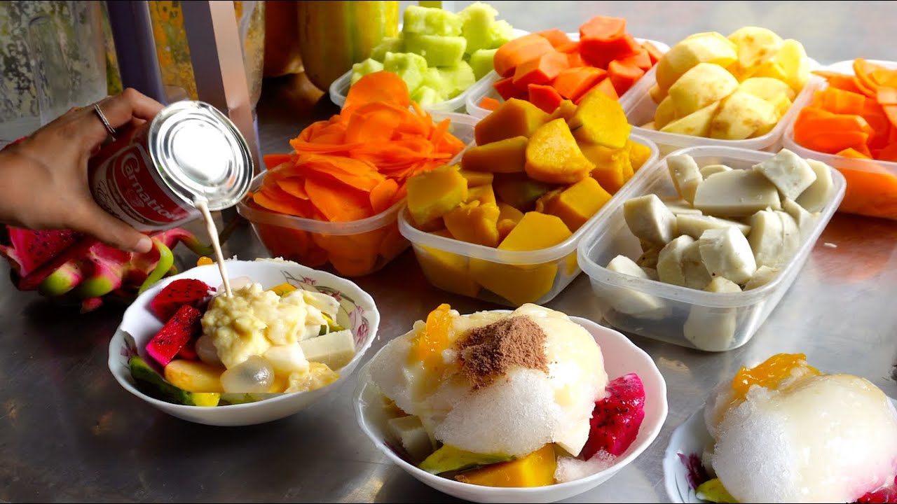 Only $1.25 for This Loaded Fruit Dessert! | Smoothie Queen of Cambodian Street Food 🇰🇭