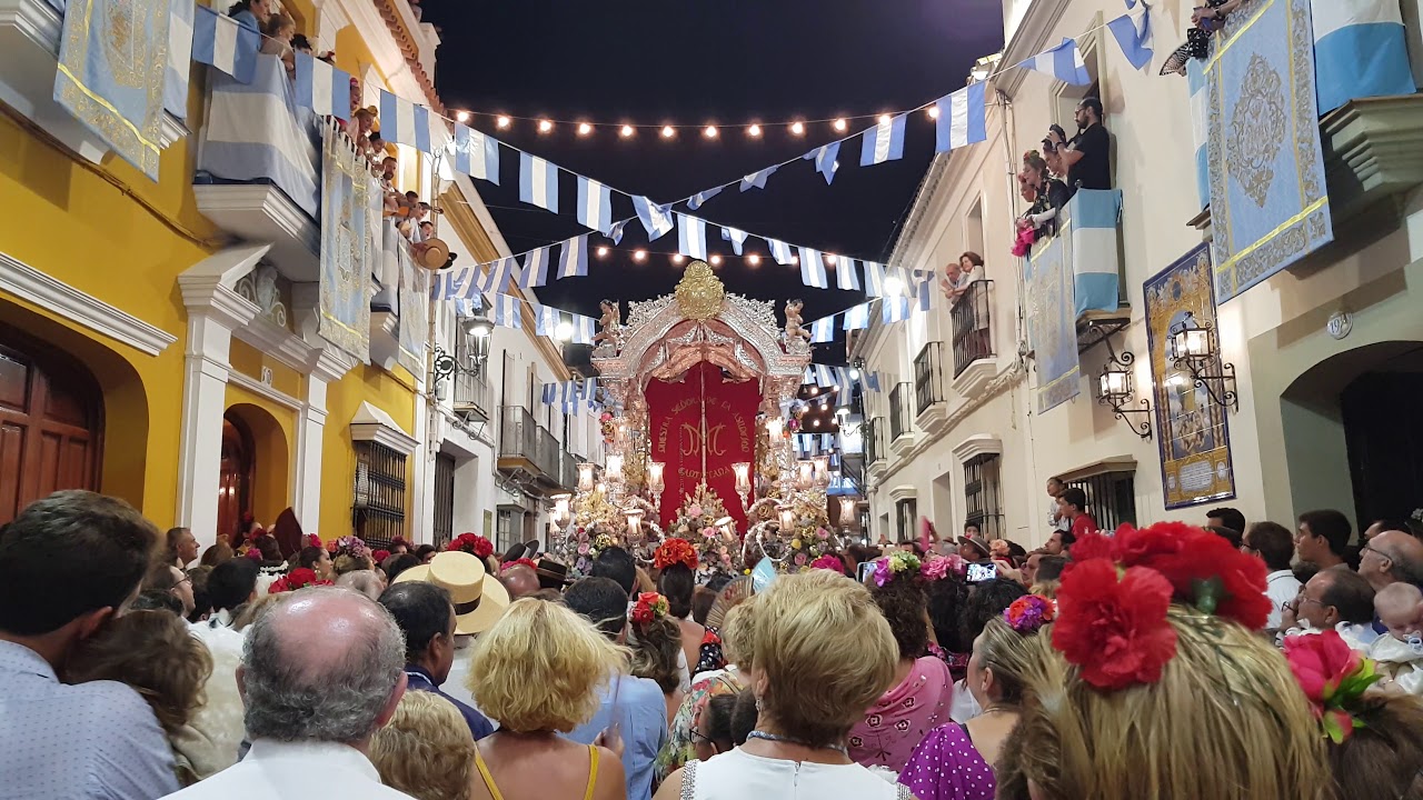 Simpecado Subida Asunción de Cantillana 2018 calle Martín Rey