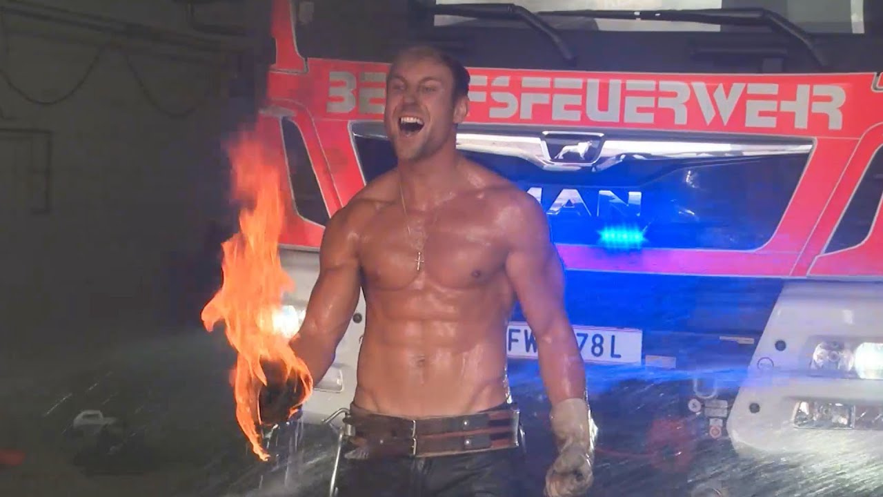 Zu heiß? Feuerwehrler verbrennt sich bei Shooting