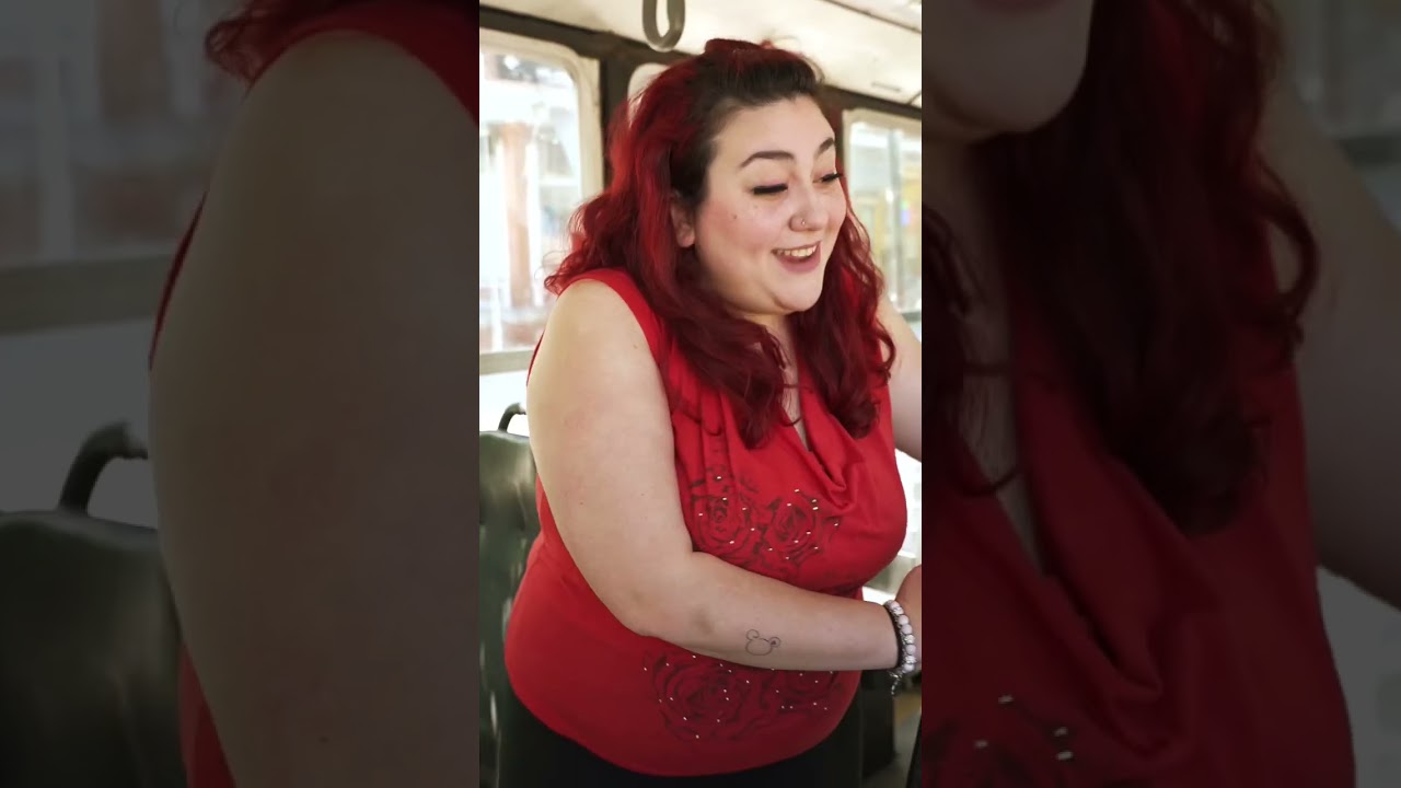 DESUBICADO 😡 No quiere darle el asiento a las mujeres en el colectivo