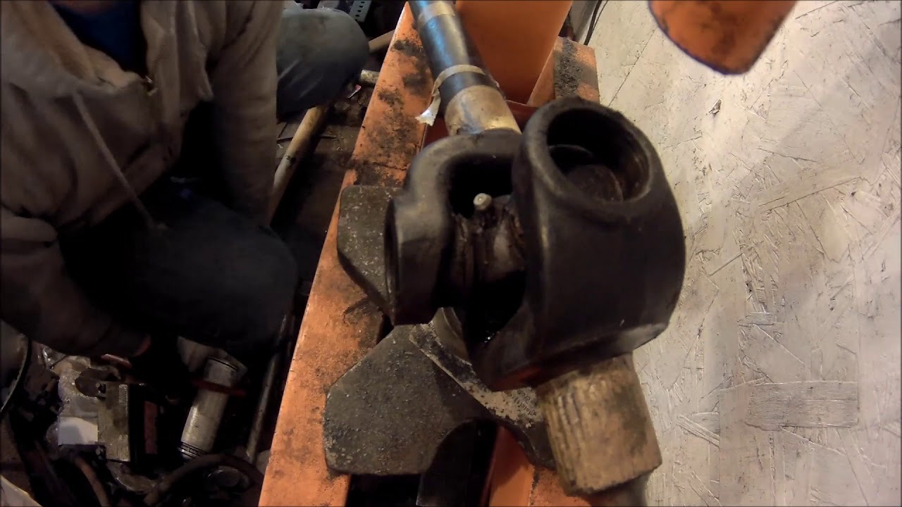 XJ8 Rear U-Joint Replacement