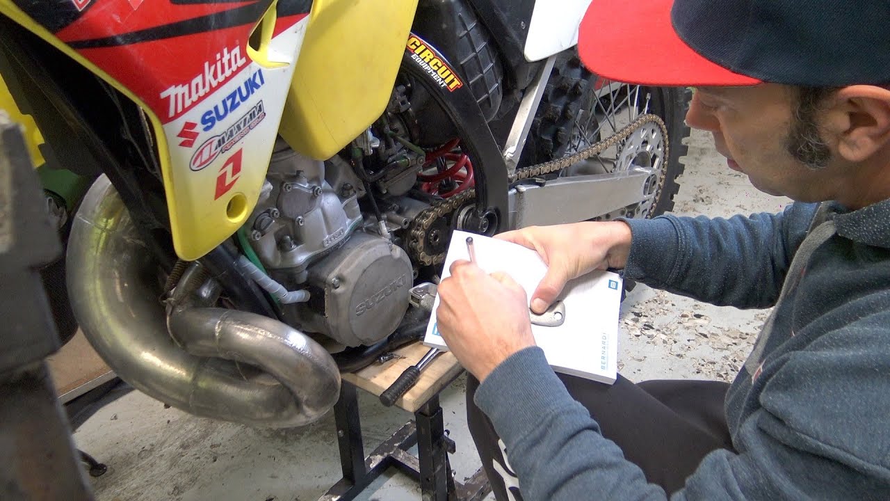 HO COSTRUITO UNA PROTEZIONE PIGNONE PER IL MIO SUZUKI RM 250