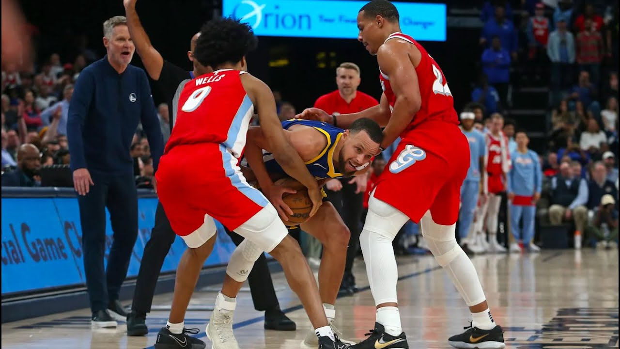 How Steph Curry Scored 52 Points While Being Faceguarded