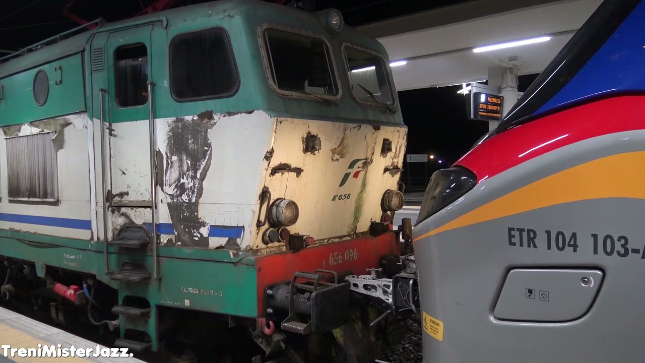 Locomotiva E 656 096 traina treno pop.Invio treno pop trainato dalla E 656 096.Schaku scharfenberg