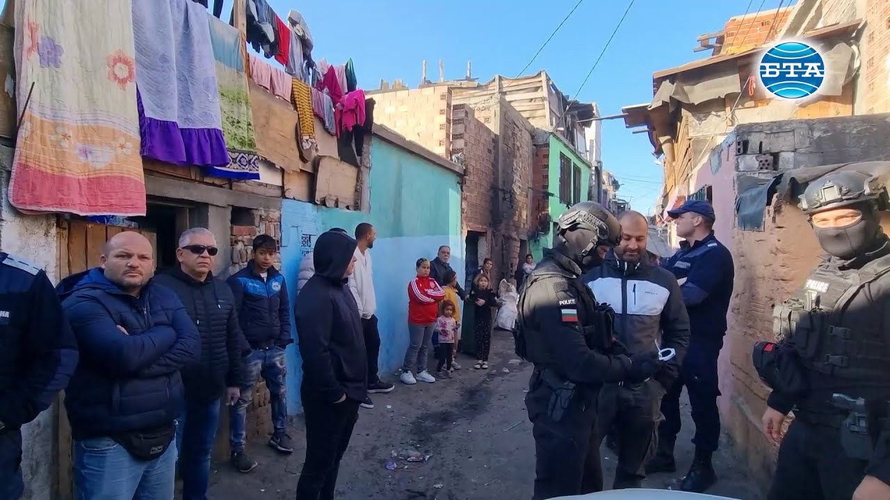 Трима души са задържани при полицейска акция срещу търговия с вот в Сливен