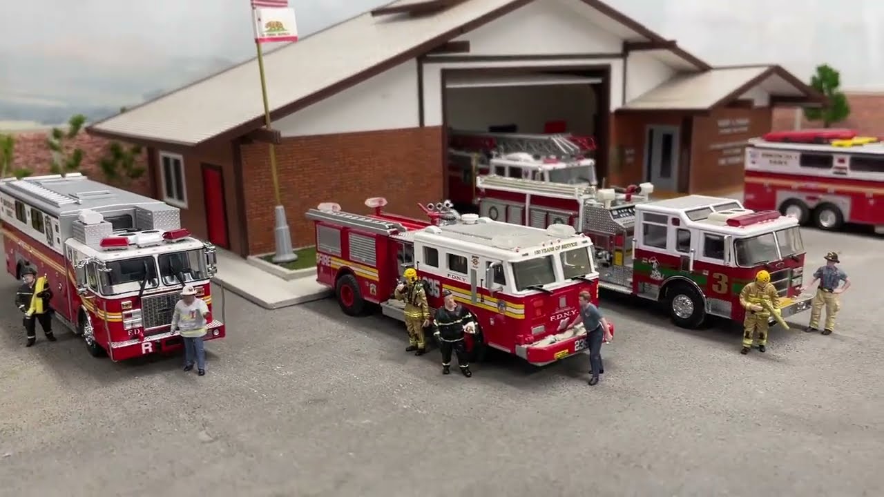 1/64 Fire Station Diorama With Emergency Call Response Scene